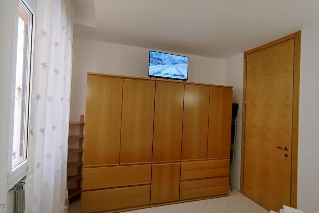 Elegante Alloggio Zona Storica Lecco Luaran gambar